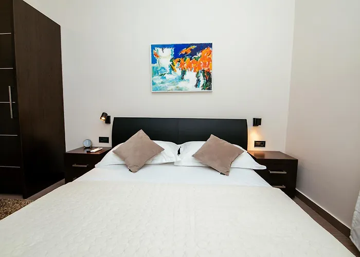 City Harbour Deluxe Suites