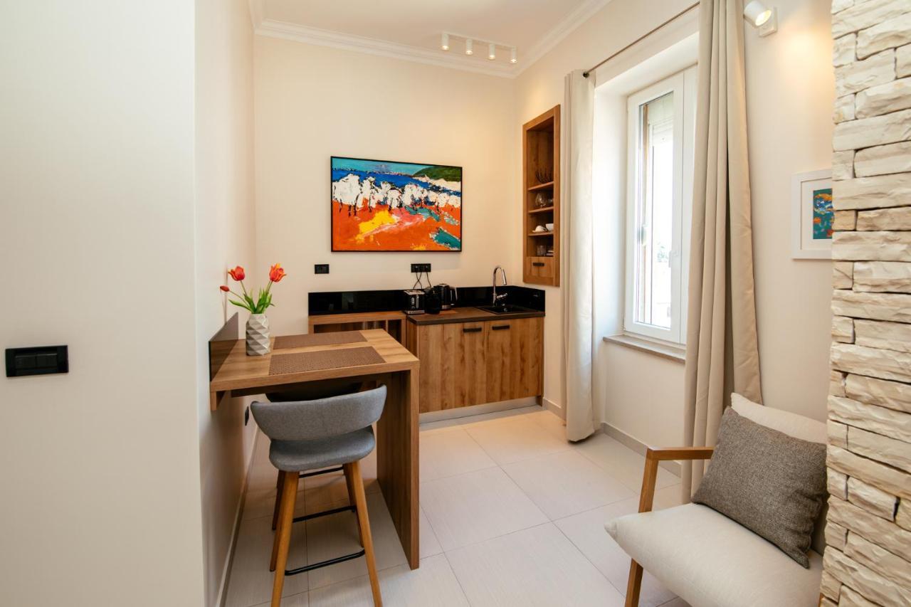 Harbour Deluxe Apartment
