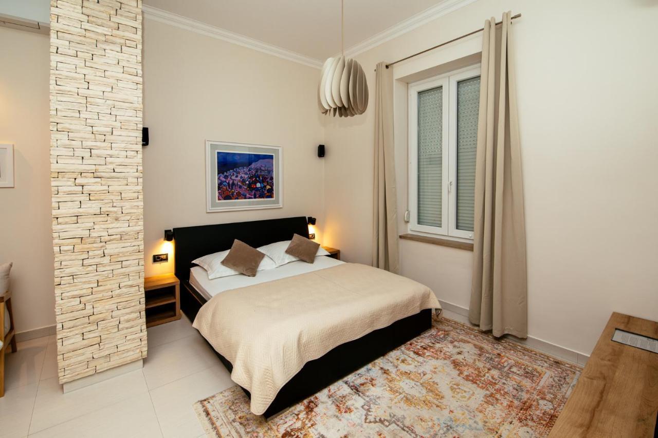 Harbour Deluxe Apartment *